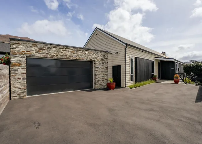 Tranquility On Parkhill Holiday home *